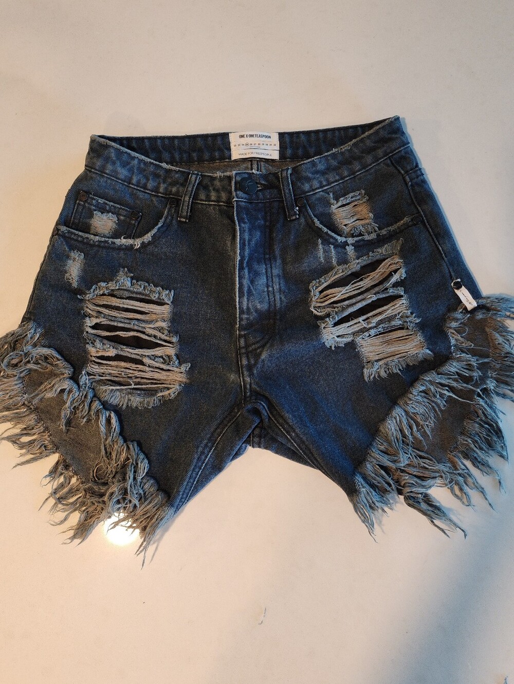 Free People One Teaspoon SZ 25 Dark Wash Distressed Frayed Denim Shorts
